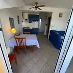 Pixie Dust Apartment In Pisak شقة بيساك