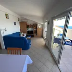 Pixie Dust Apartment In Pisak بيساك